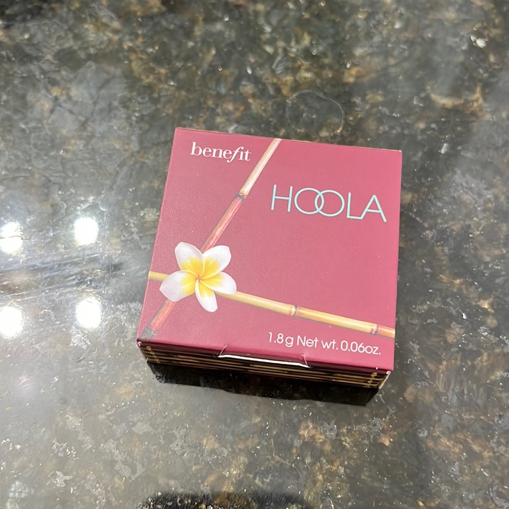 Benefit hula bronzer
